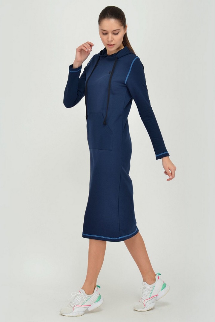 Фото товара 19880, темно-синее трикотажное платье с капюшоном